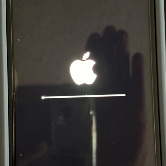 Apple iPhone 11 in perfect condition - Picture 4 of 9